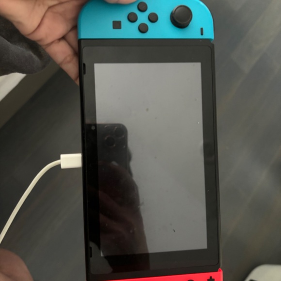 Never Used Nintendo switch - Picture 6 of 6